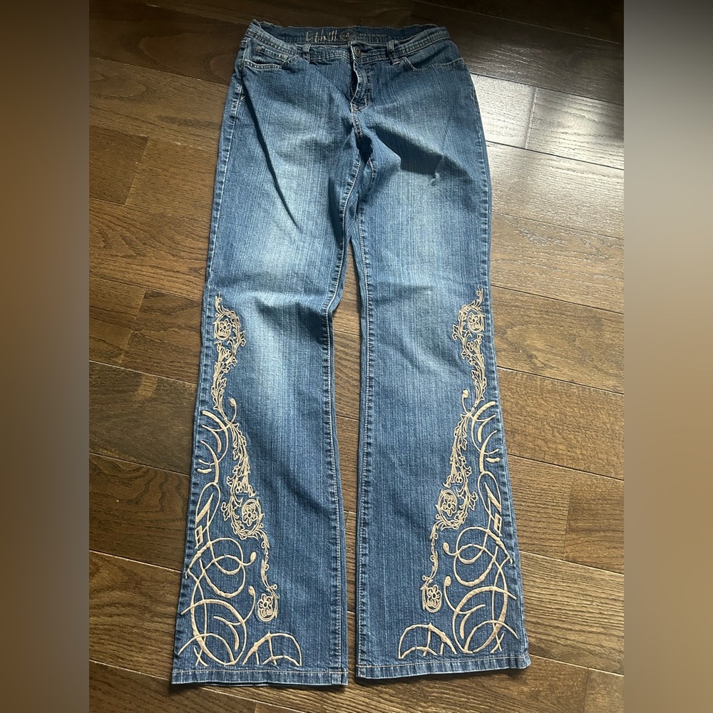 Classic Denim Flare Jeans with Intricate Embroidered Gold Design - Picture 5 of 12